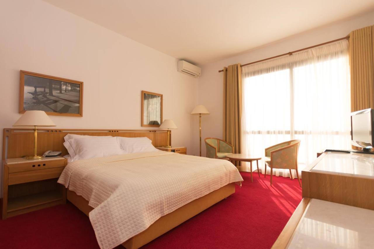 Chateau Linza Resort ティラナ エクステリア 写真