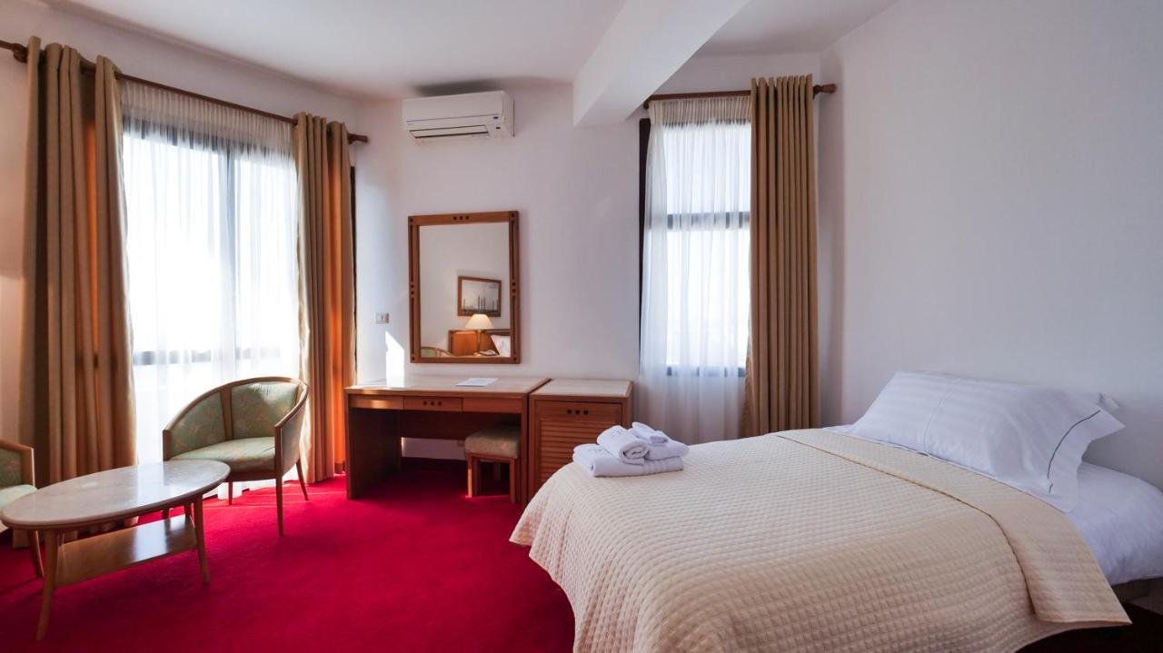Chateau Linza Resort ティラナ エクステリア 写真