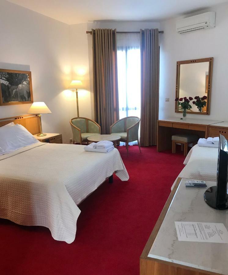Chateau Linza Resort ティラナ エクステリア 写真