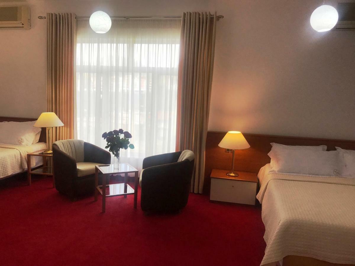Chateau Linza Resort ティラナ エクステリア 写真